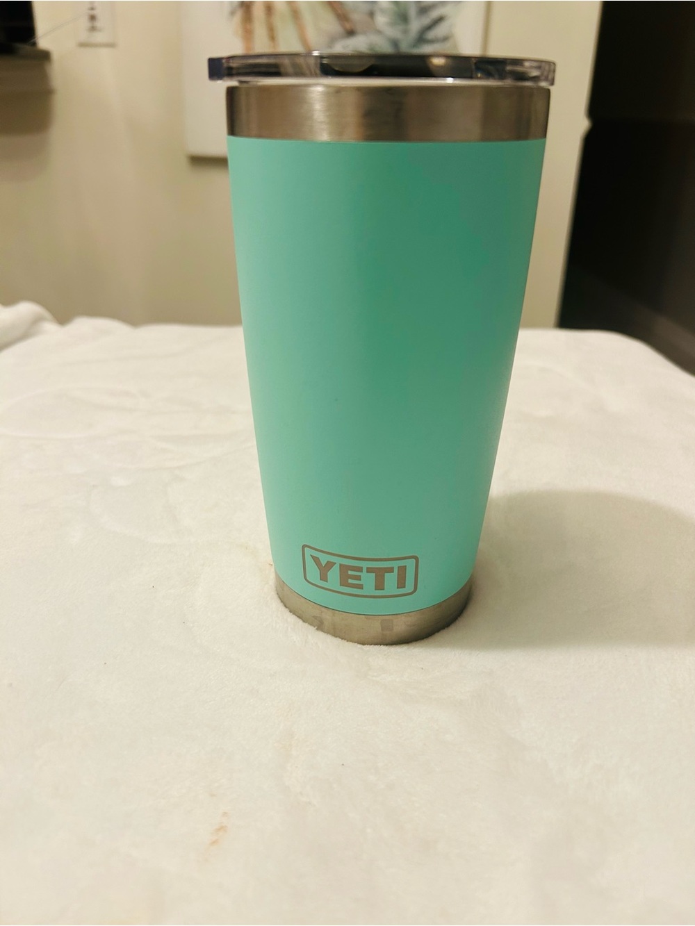 YETI Rambler 20 oz Stainless Steel Vacuum Insulated Tumbler w/MagSlider Lid